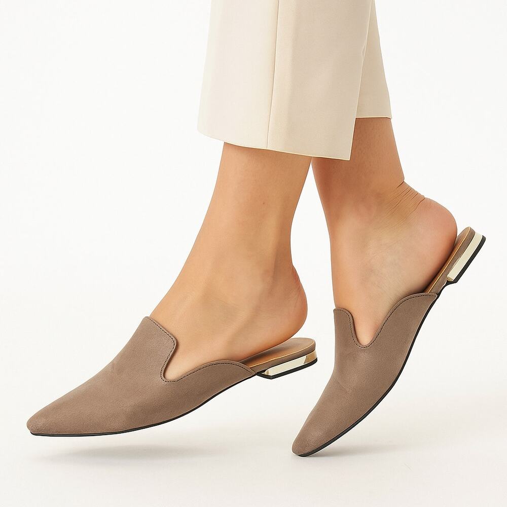 Bamboo Cynic Beige Tan Faux Suede Closed Toed Flats Mules Size 8